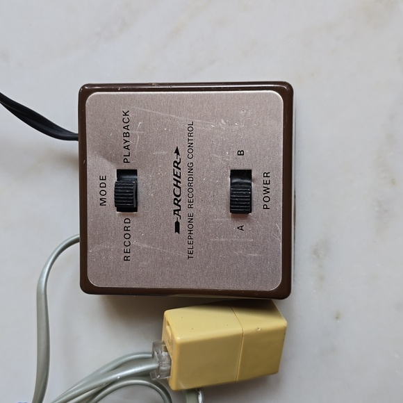 Vintage Realistic Voice Actuated Cassette Tape Recorder - Picture 2 of 11